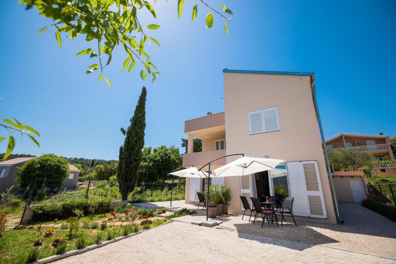 Apartmani Lelu Pridraga Exterior foto