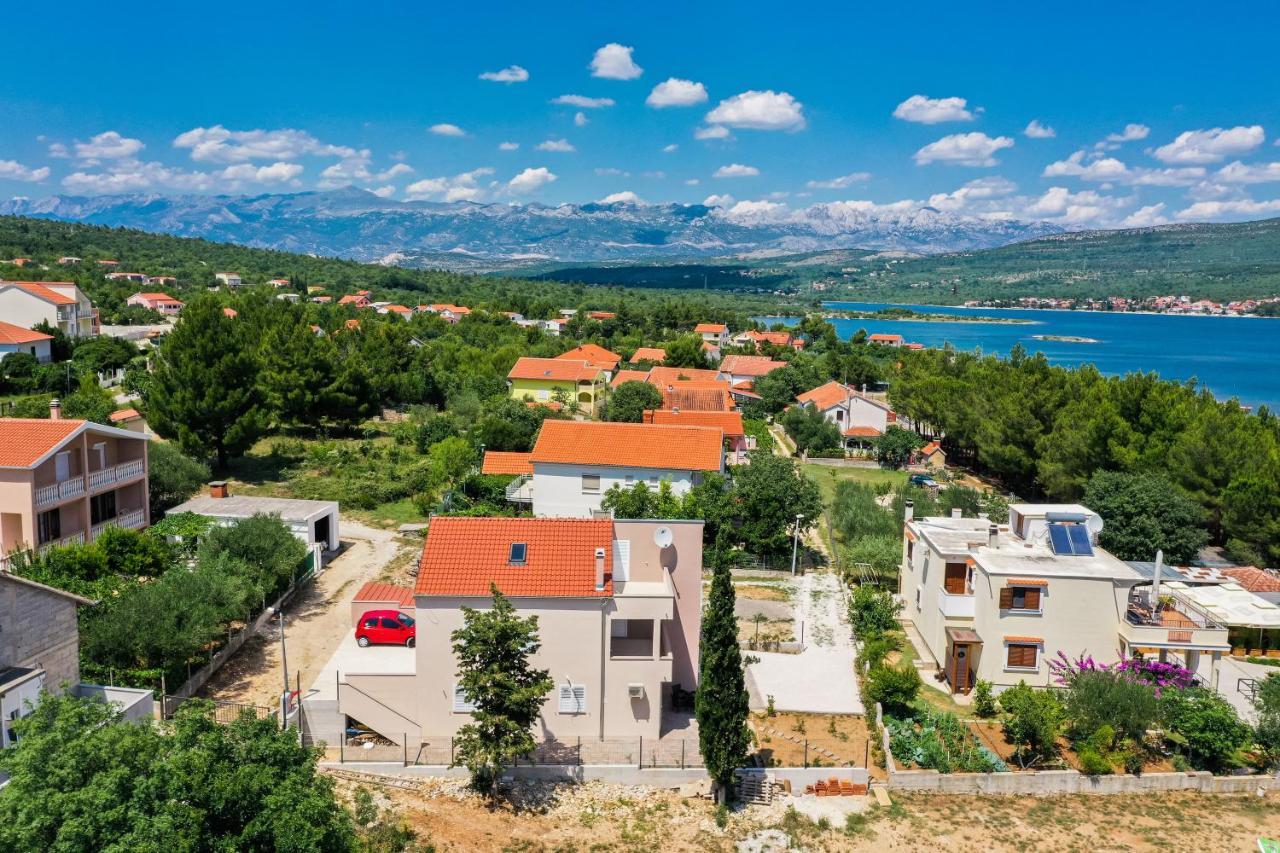 Apartmani Lelu Pridraga Exterior foto