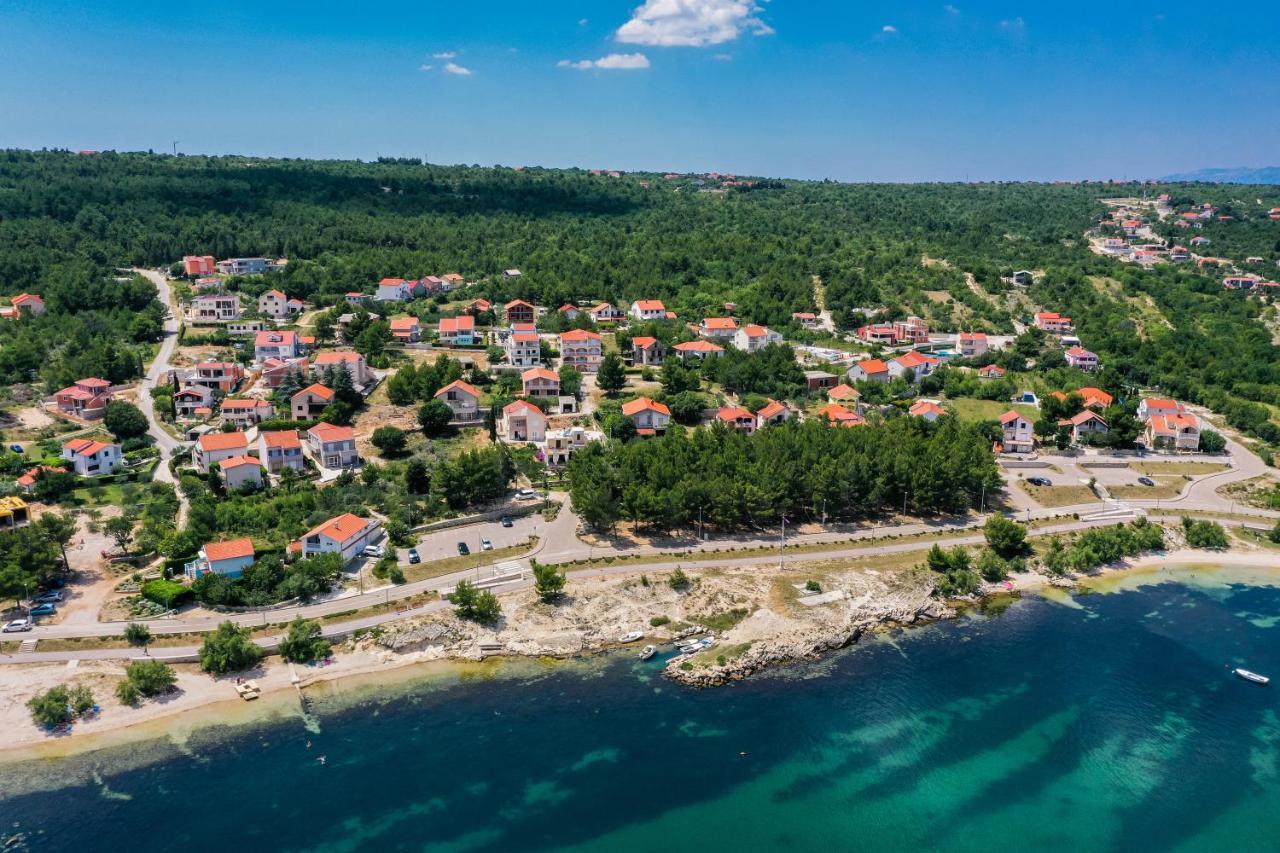 Apartmani Lelu Pridraga Exterior foto