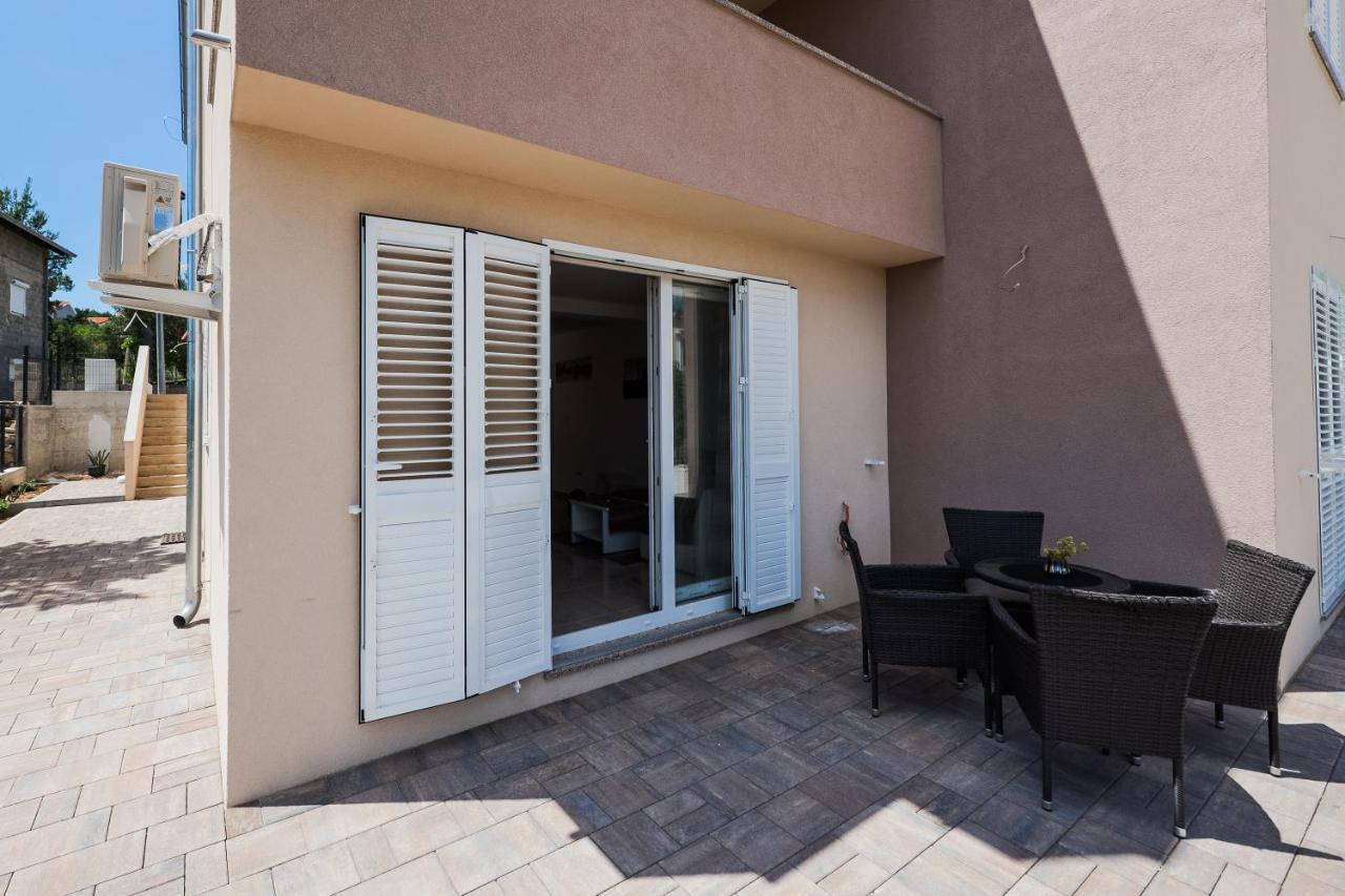 Apartmani Lelu Pridraga Exterior foto